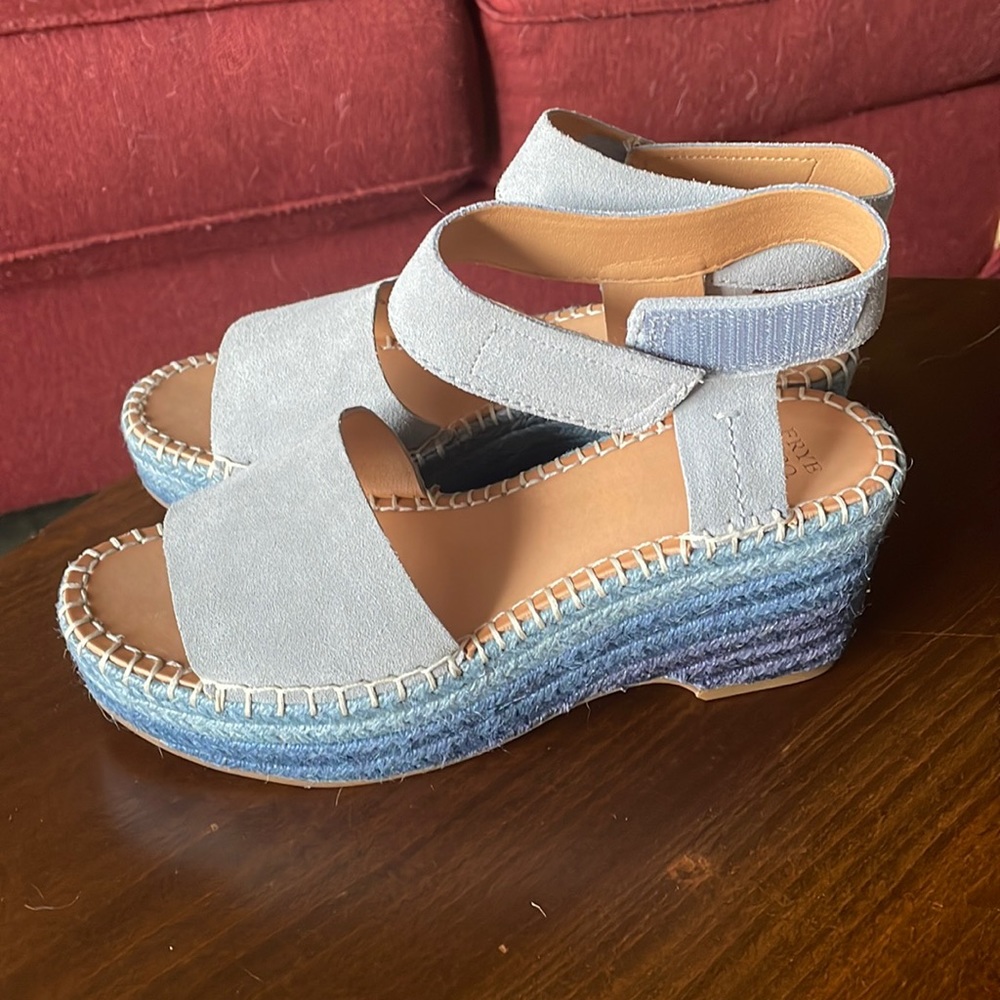 Frye and Co wedge sandals 8 NWOT